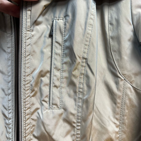 Shimmery gold trench coat/ Rain coat - Picture 3 of 10